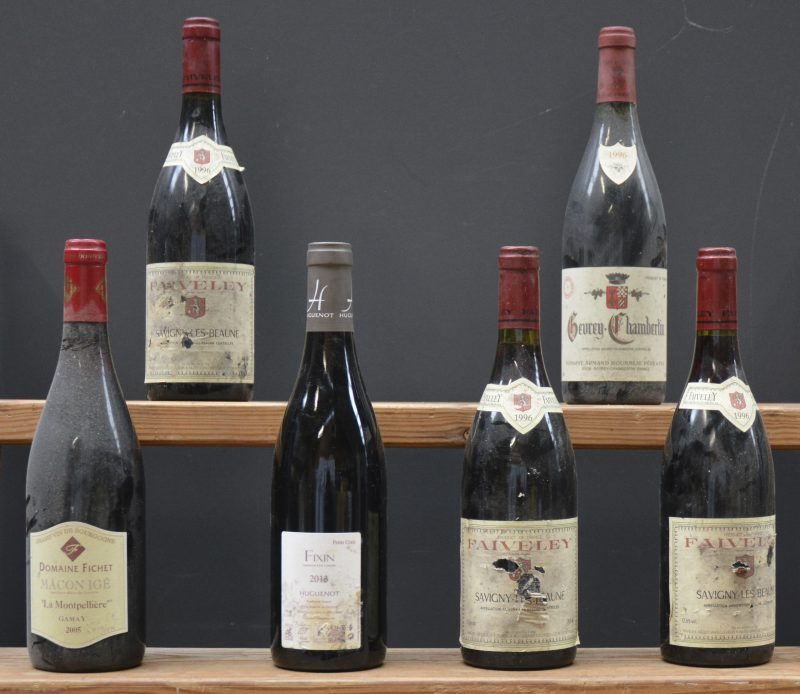 Lot rode bourgogne        aantal: 6 bt    Savigny-les-Beaune A.C.  Faiveley, Nuits M.O.  1996  aantal: 3 bt    Gevrey-Chambertin A.C.  Armand Rousseau, Gevrey M.O.  1996  aantal: 1 bt    Mâcon-Igé Gamay A.C.  Dom. Fichet,  M.O.  2005  aantal: 1 bt    Fixin Petits Crais A.C.  Huguenot, Marsannay M.O.  2015  aantal: 1 bt