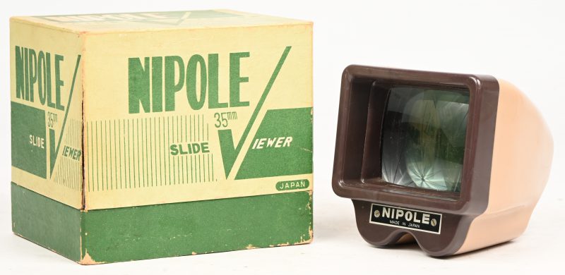 “Nipole 35mm Slide Viewer”. Een vintage diakijker in originele doos.