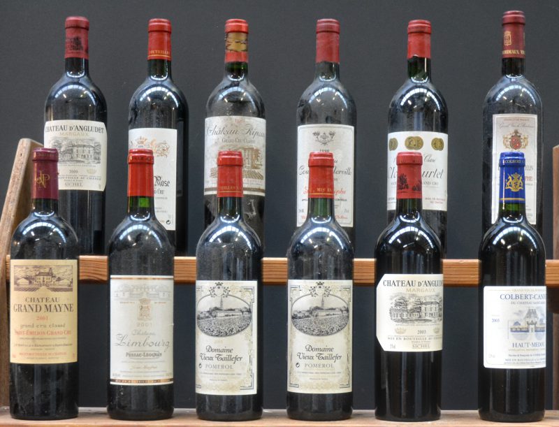 Lot rode bordeaux        aantal: 12 bt    Ch. d’Angludet A.C. Margaux Cru bourgeois supérieur  M.C.  2000  aantal: 1 bt    Ch. Vieille Tour la Rose A.C. St-Emilion Grand Cru   M.C.  2000  aantal: 1 bt    Ch. Ripeau A.C. St-Emilion grand cru classé   M.C.  1989  aantal: 1 bt    Ch. Coutelin-Merville A.C. St-Estèphe Cru bourgeois  M.C.  1990  aantal: 1 bt    Clos Fourtet A.C. St-Emilion 1e grand cru classé   M.C.  1988  aantal: 1 bt    Ch. Franc-Coutelin A.C. St-Estèphe   M.C.  2001  aantal: 1 bt    Ch. Grand-Mayne A.C. St-Emilion grand cru classé   M.C.  2001  aantal: 1 bt    Ch. Limbourg A.C. Pessac-Léognan   M.C.  2001  aantal: 1 bt    Dom. Vieux Taillefer A.C. Pomerol   M.C.  2001  aantal: 2 bt    Ch. d’Angludet A.C. Margaux Cru bourgeois supérieur  M.C.  2003  aantal: 1 bt    Colbert-Cannet du Ch. Saint-Ahon A.C. Haut-Médoc   M.P.  2003  aantal: 1 bt