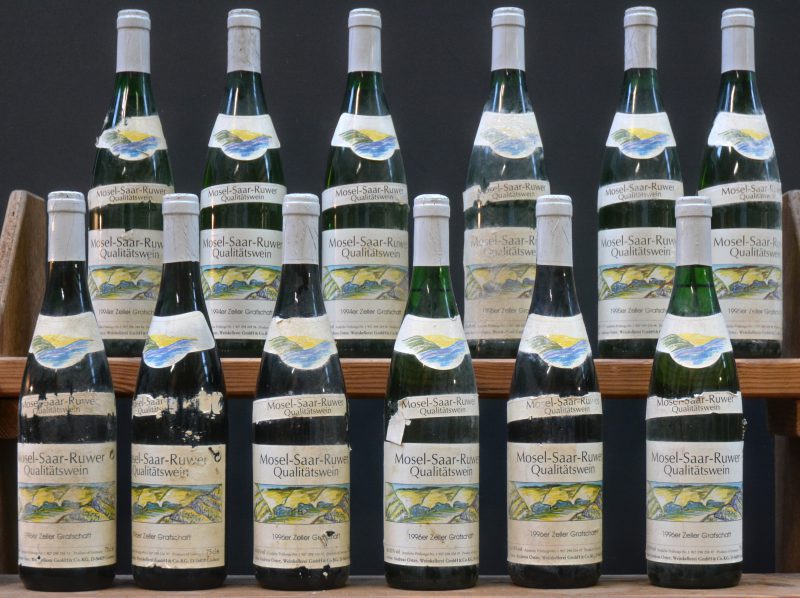 Lot witte wijn        aantal: 12 bt    Zeller Grafschaft Qualitätswein Mosel-Saar-Ruwer  Andreas Oster, Cochem M.O.  1994  aantal: 3 bt    Zeller Grafschaft Qualitätswein Mosel-Saar-Ruwer  Andreas Oster, Cochem M.O.  1995  aantal: 3 bt    Zeller Grafschaft Qualitätswein Mosel-Saar-Ruwer  Andreas Oster, Cochem M.O.  1996  aantal: 6 bt