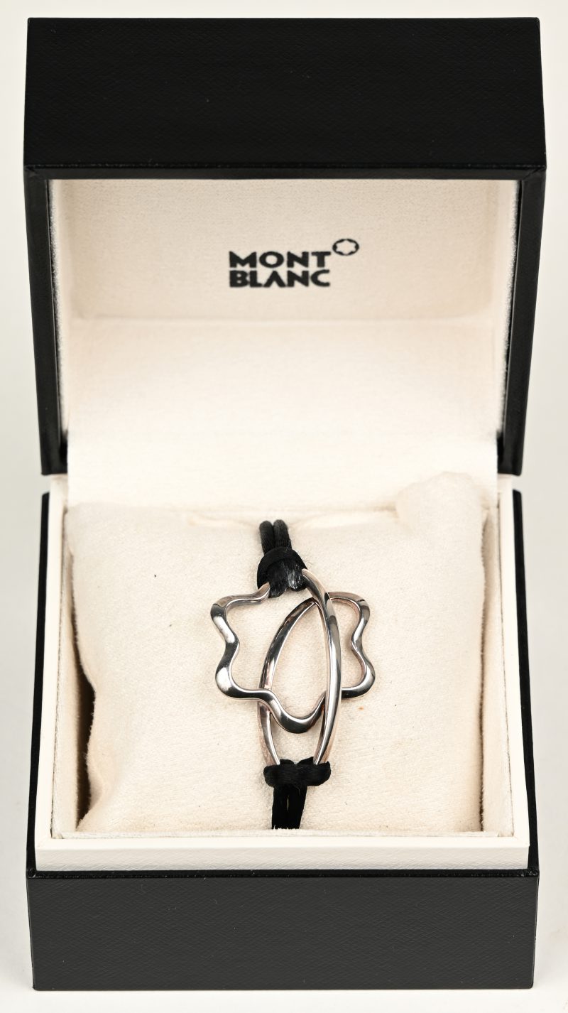 Een zilveren armband in originele doos. 925‰. Gemerkt.