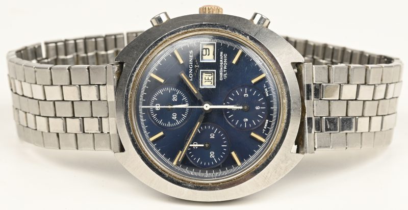 Een vintage Longines Chronograaf met dag en datumaanduiding, Chronograph Ultronic. 2362-4 cal. L749.2, jaren 70.