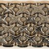 Een 18 kt witgouden armband in vlechtmotief.