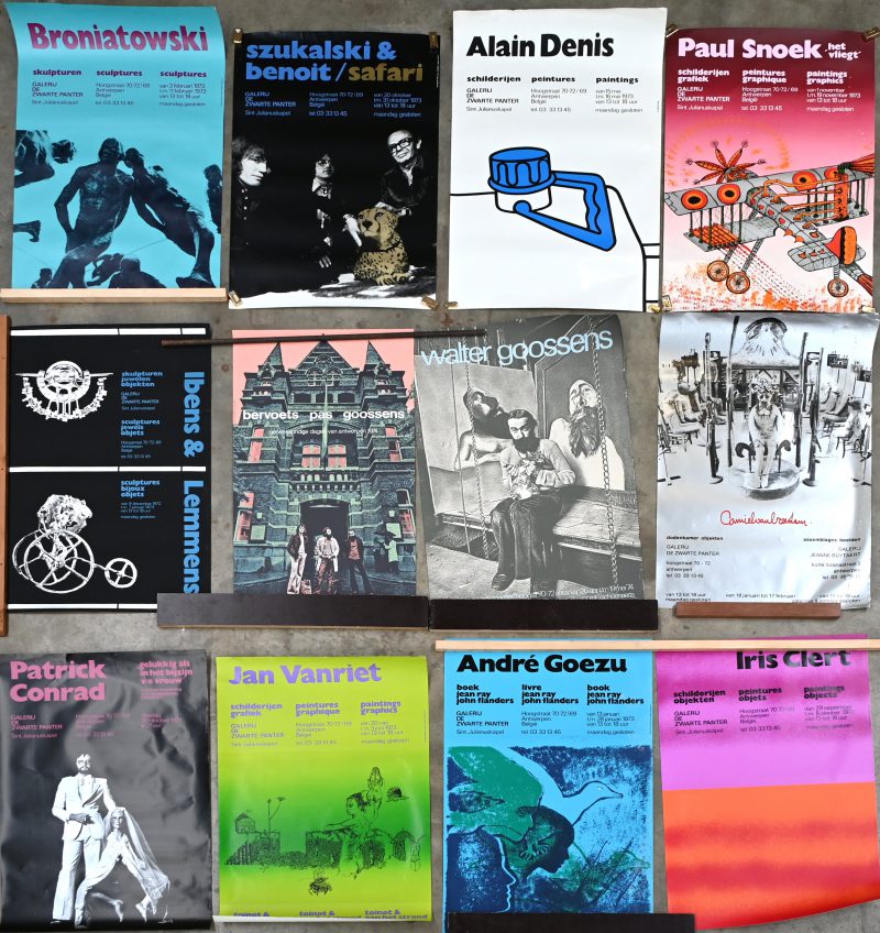 Twaalf affiches van Galerij De Zwarte Panter te Antwerpen. Voor Camiel van Breedam, Iris Clert(1972), Ibens - Lemmens (1972-1973), André Goezu, Jan Van Riet, Broniatowski, Patrick Conrad, Szukalski - Benoit, Alain Denis, Paul Snoek (1973), Bervoets - Pas - Goossens, Walter Goossens (1974)