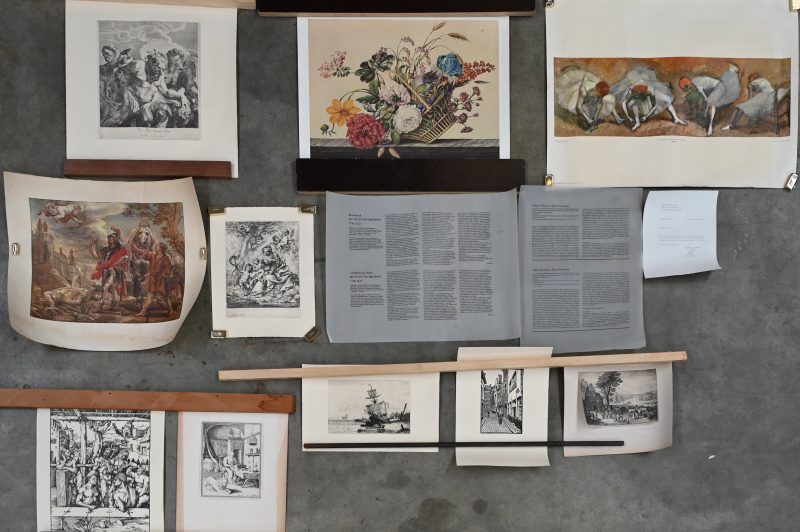 Een lot herdrukken van antieke gravures. O.m. naar Rubens, Durer, Jan Breugel, Saedeleer, Van Spaendonck, Linnig, Schut, Degas enz. Vaak uitgaven van het Museum Plantijn.