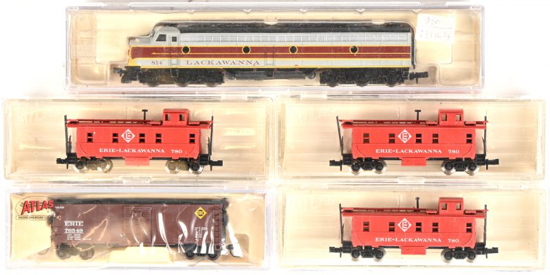 Life-Like, N spoor locomotief 7184 El Loco en 4 Atlas wagons, 1 x N 1932 ARA box car en 3 x 3577 Caboose.