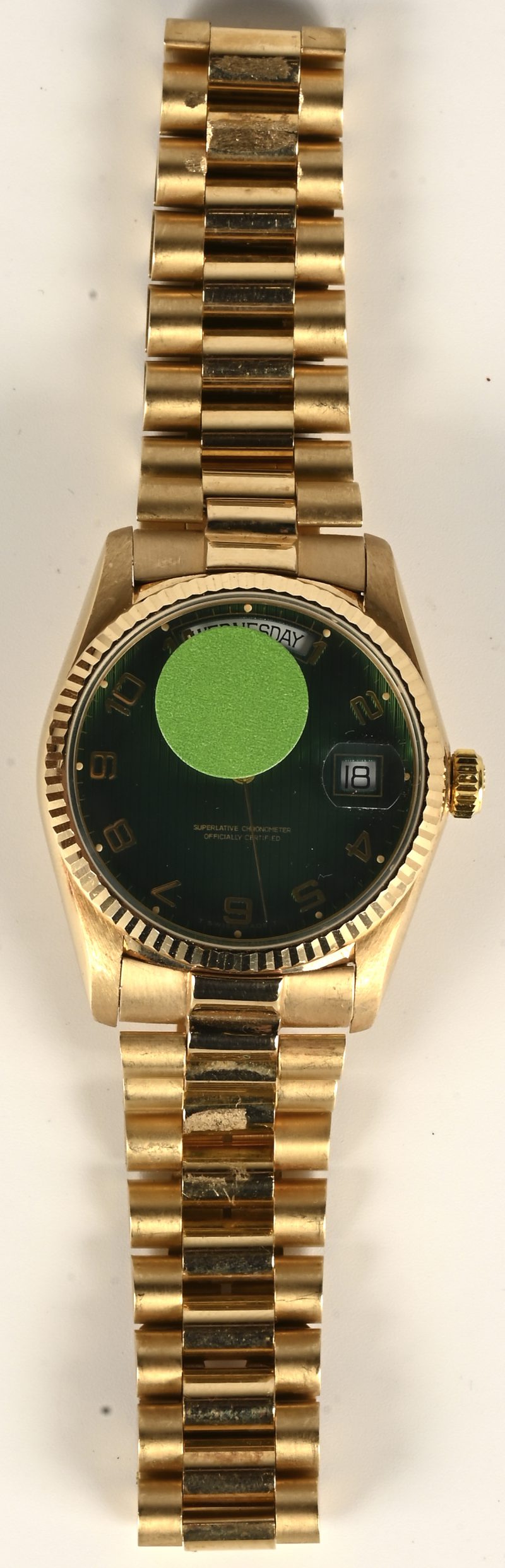 Een 18 kt geelgouden horloge met 18 kt geelgouden polsband. wijzerplaat te vervangen. Automatisch werk, mogelijk van Japanse makelij.