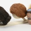 Barbie, stock 871 Fashion Queen Wig Wardrobe uit 1963, 1 hoofd en 3 pruiken op originele standaard. Toegevoegd een lot vintage Barbie kledij.