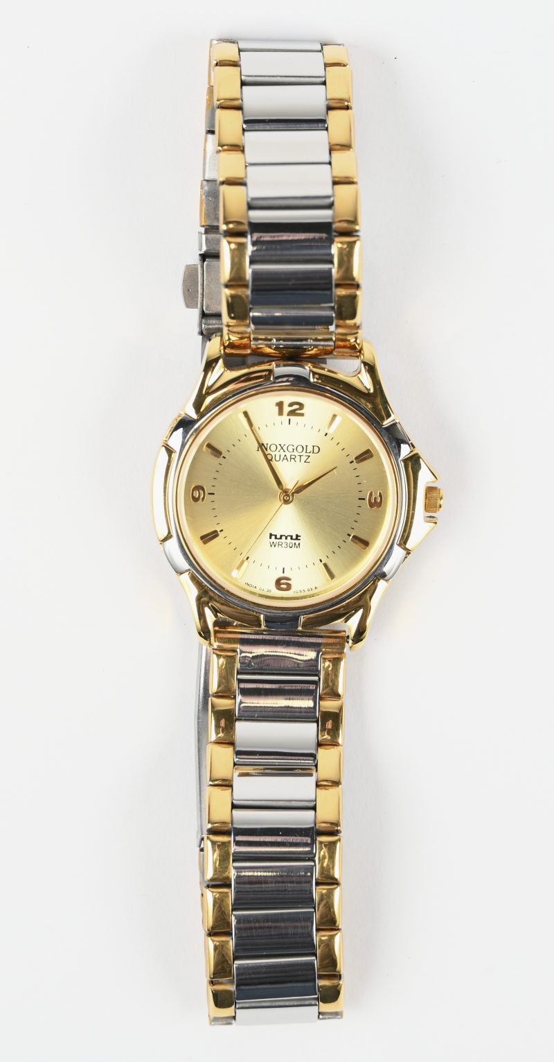 Een herenhorloge. In originele doos en met certificaat.