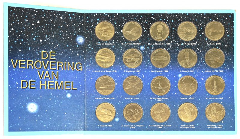 “De verovering van de hemel”, van Icarus tot Armstrong, een collectie munten in verzamelmapje uitgebracht door Shell in 1970.