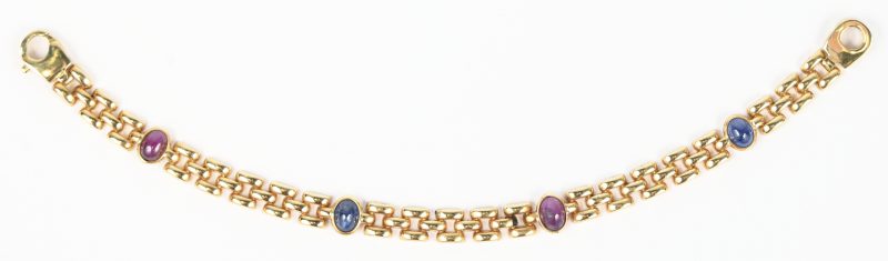 Een 18 kt geelgouden schakelarmband bezet met saffier en amethist met een gezamenlijk gewicht van +- 2 ct.