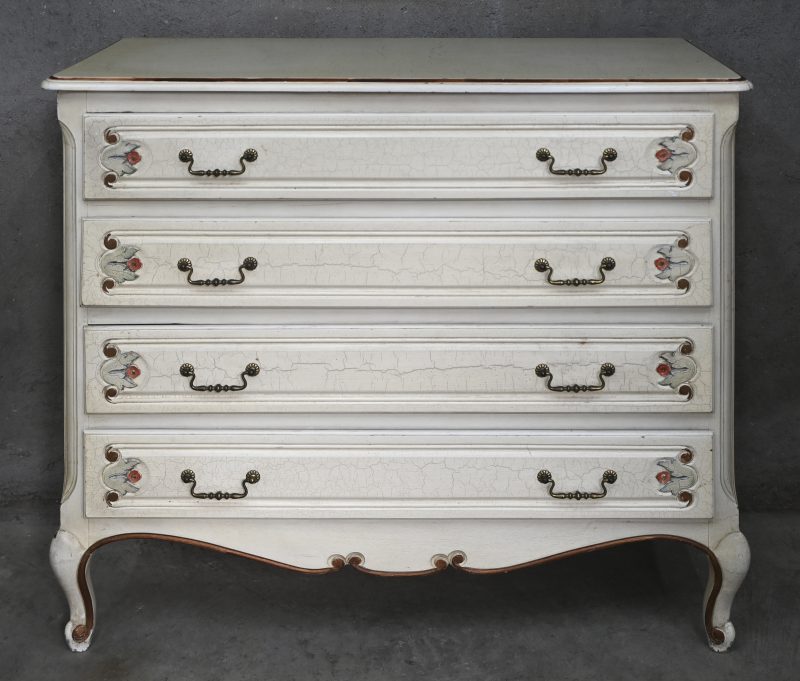 Ecru ladenkast met goudkleurige accenten. 4 laden.
