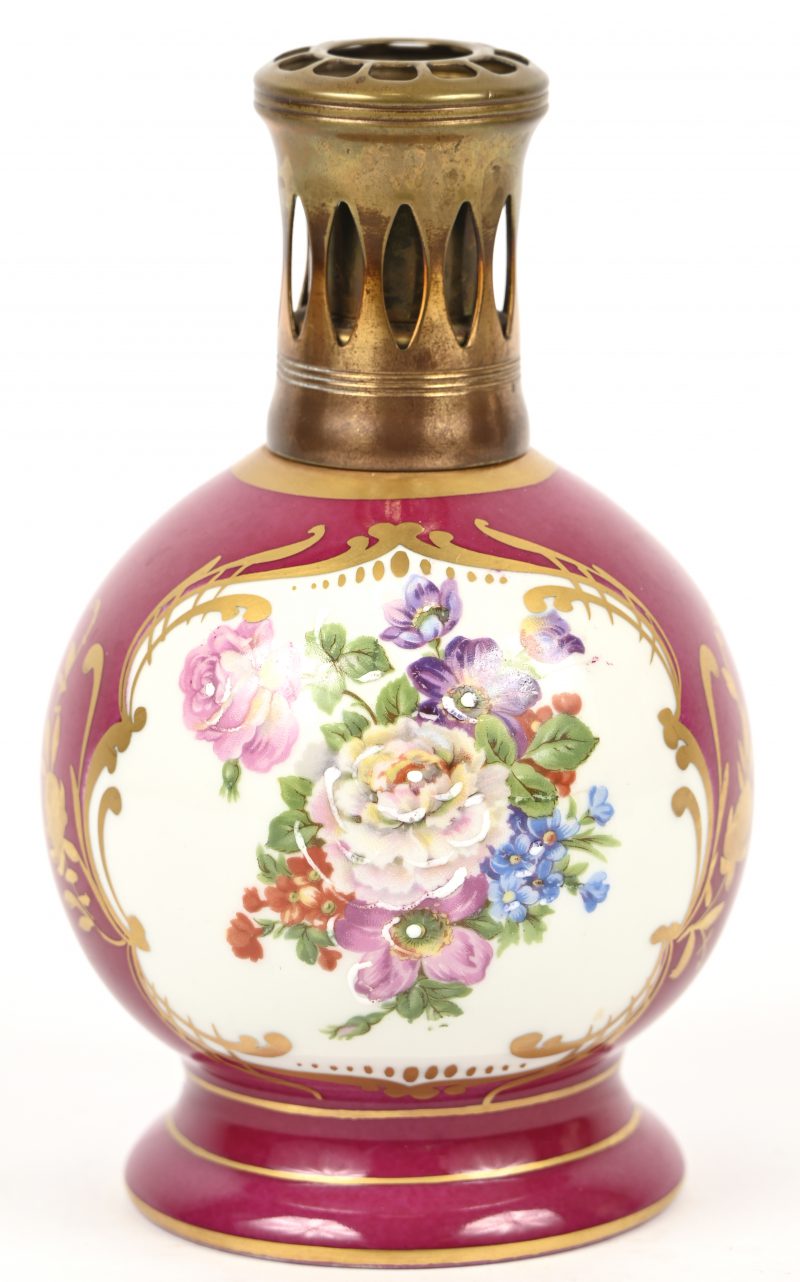 Oude parfumbrander, gemerkt Berger. Limoges.