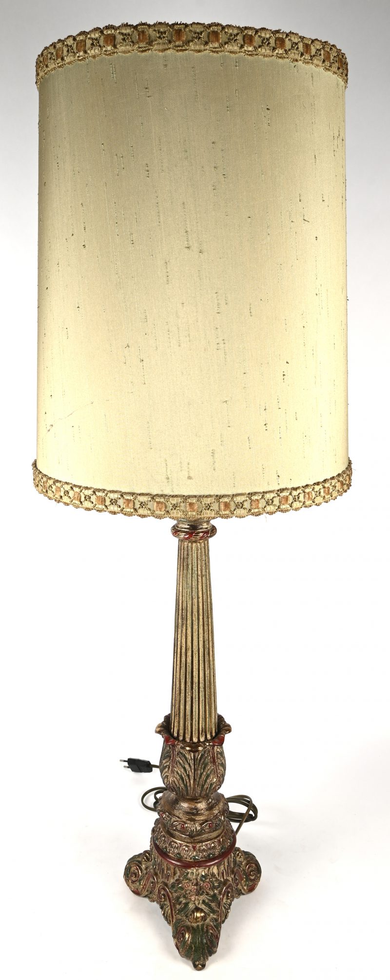 Tafellamp op polychrome koperen zuil.