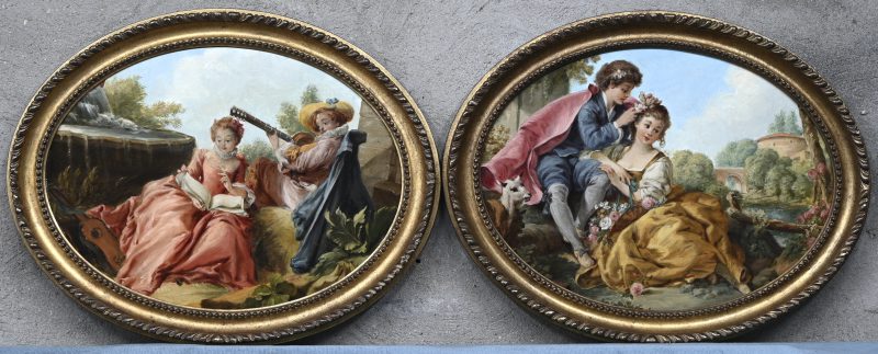 ‘Verliefde koppeltjes’. Een paar ovale schilderijtjes naar romantisch 19e eeuws voorbeeld. Getekend Trente.
