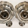 Een paar zilveren kandelaars, Lille (F). Makersmerkteken; JB. Jaarmerk; gekroonde Fleur de Lis (1776-1780). 1035 g.