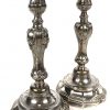 Een paar zilveren kandelaars, Lille (F). Makersmerkteken; JB. Jaarmerk; gekroonde Fleur de Lis (1776-1780). 1035 g.