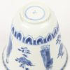 Een Chinees porseleinen kop en schoteltje, blauw op wit decor, onderaan het bordje gemerkt ‘Chenghua Nian Zhi’, Kangxi revival, circa 1900.