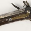 Een antieke Engelse donderbus, gemerkt met de leeuw van de Oost Indische Compagnie en gedateerd 1814.
