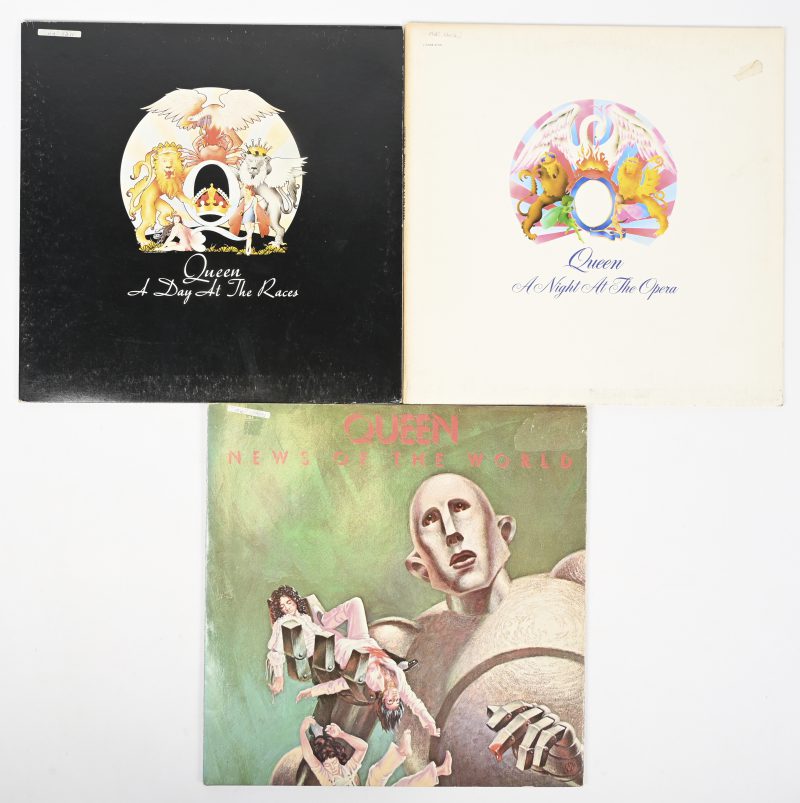 Drie lp’s van Queen: A Day At The Races - 064-98485, A Night At The Opera - C068 97176 en News Of The World - 062-60033.