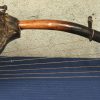 Afrikaans snaarinstrument. Hout en geitenleer.