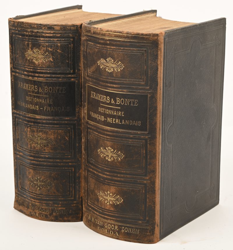 Een set 19e eeuwse woordenboeken, Kramers & Bonte dictionnaire Neerlandais-Français, Français Neerlandais, G.B. Van Goor Zonen Gouda.