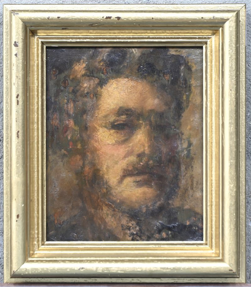 “Mannenportret”. Olieverf op paneel. Onkeesbaar gesigneerd.