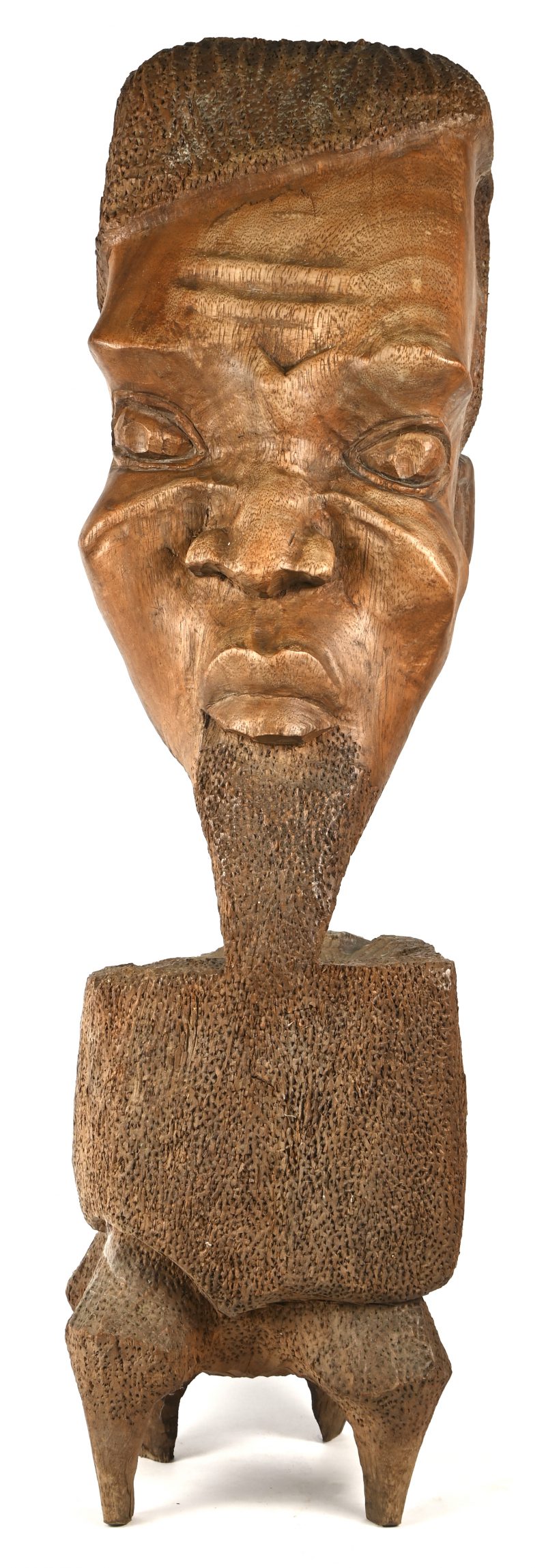 Een gesculpteerd Afrikaans massief houten beeld.