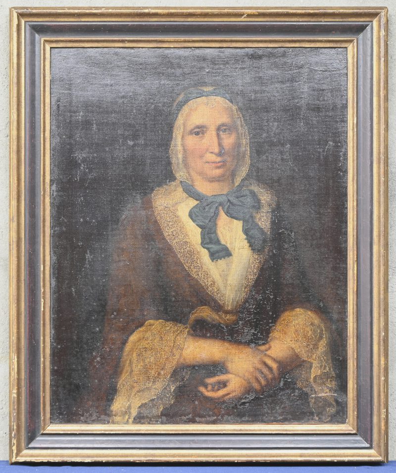 ‘Portret van een voorname vrouw’. 18e eeuws olieverfschilderij op doek, niet getekend.