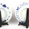 Een set van twee Imari borden.