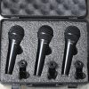 Een draagbare zang/PA-installatie: Behringer Europort EPA300, 300W. Toegevoegd een koffertje met 3 x een Behringer XM1800S microfoon, een zak kabels en een microfoonstandaard + onderdelen.