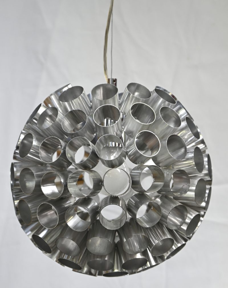 Een vintage Kenwell lamp in retrostijl. Recent opnieuw bedraad.
