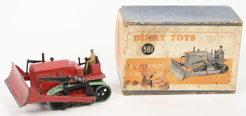 Dinky Toys 561 Blaw Knox Bulldozer. In originele verpakking. Een van de rubberen rupsbanden is gebroken.