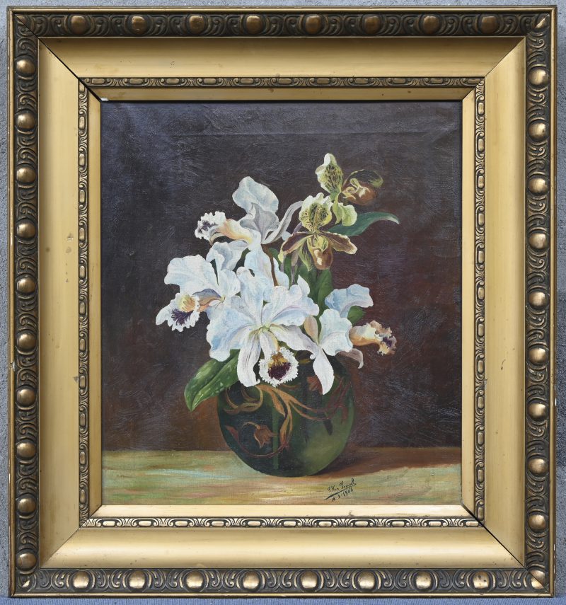 “Bloemenstilleven”, een schilderij, olieverf op doek, gesigneerd P. Van Poppel en gedateerd 10-3-1906.