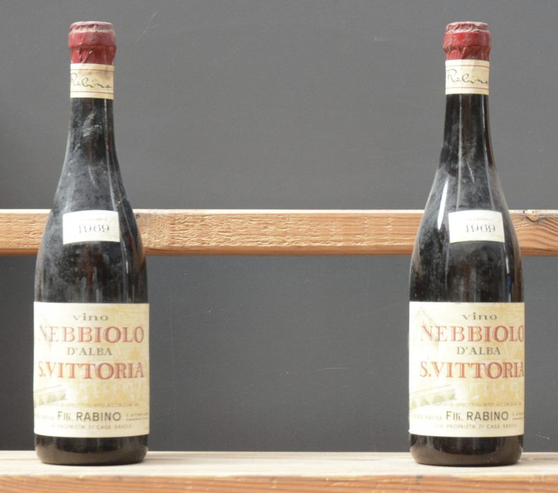Vino Nebbiolo d’Alba S. Vittoria   Rabino, S. Vittoria d’Alba M.O.  1969  aantal: 2 bt