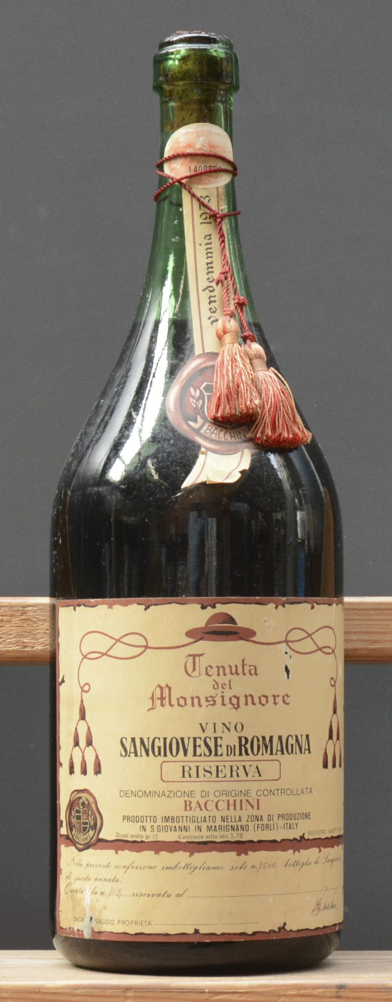 Sangiovese di Romagna Riserva D.O.C. Tenuta Del Monsignore Bacchini, S. Giovanni in Marignano M.O.  1973  aantal: 1 3.78 l