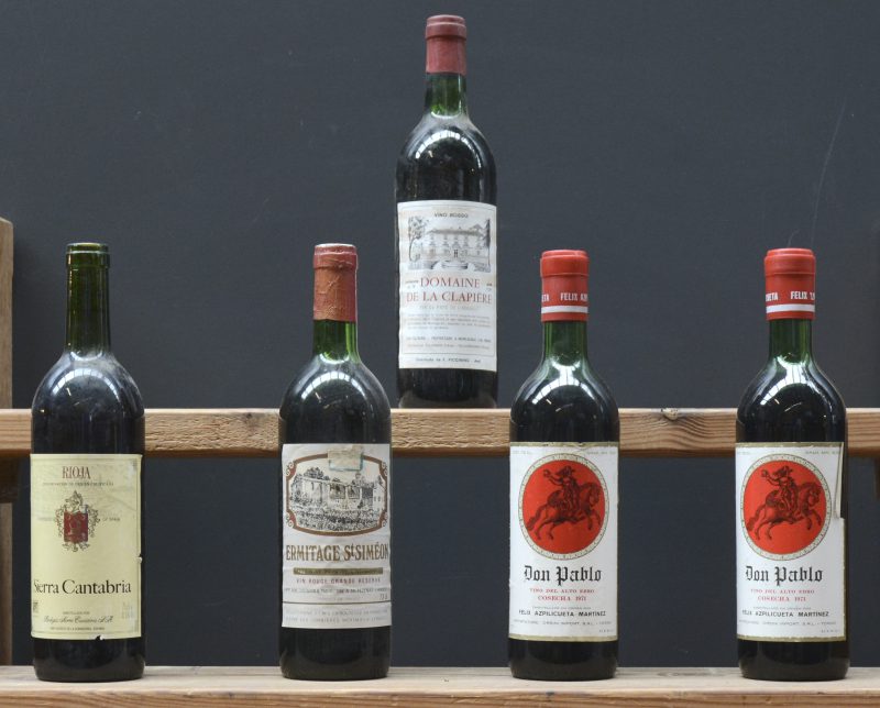 Lot rode wijn        aantal: 5 bt    Sierra Cantabria D.O.C. Rioja   M.O.  1994  aantal: 1 bt    Don Pablo Vino del Alto Ebro   Felix Azpilicueta-Martinez, Fuenmayo M.O.  1971  aantal: 2 bt    Domaine de la Clapière V.D.P. de l’ Hérault   M.O.    aantal: 1 bt    Ermitage St. Siméon V.D.P. de l’ Hérault   M.O.    aantal: 1 bt