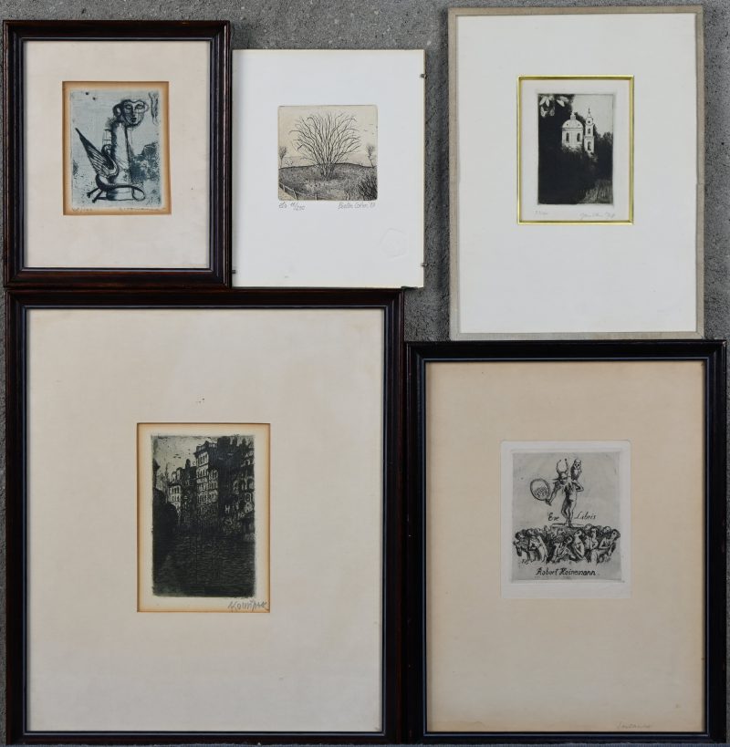 Een lot grafiek, waaronder een ex libris ‘Robert Heinemann’ en een ets van Pieter Colen ‘83, 16/250.