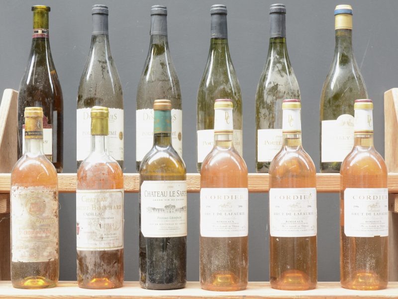 Lot witte wijn        aantal: 12 bt    Brut de Lafaurie A.C.  Cordier M.C  1996  aantal: 3 bt    Cru de Gravère A.C. Sainte-Croix-du-Mont   M.C  1975  aantal: 1 bt    Ch. Labatut Bouchard A.C. Cadillac   M.C  1990  aantal: 1 bt    Ch. Le Sartre A.C. Pessac-Léognan   M.C  1999  aantal: 1 bt    Chardonnay Valle Central, Chile   M.O.  2003  aantal: 1 bt    Pouilly-Fumé Premier Millésime A.C.   Bouchié-Chatelier,  M.P.  2000  aantal: 1 bt    Pouilly-Fumé A.C.   Chatelain-Desjacques M.P.  2007  aantal: 2 bt    Pouilly-Fumé A.C.   Jean Voisier M.P.  2008  aantal: 2 bt