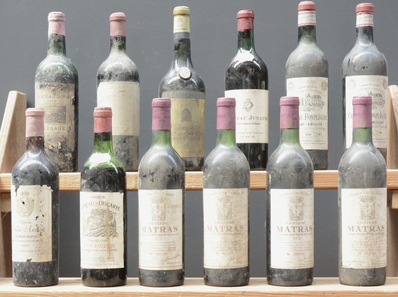 Lot rode bordeaux        aantal: 12 bt    Ch. Siran A.C. Margaux Cru bourgeois supérieur    1960  aantal: 1 bt ls   Ch. de l’Abbé Gorsse A.C. Margaux Cru bourgeois supérieur    1961  aantal: 1 bt    Ch. Clos des Jacobins A.C. St-Emilion grand cru classé   M.C.  1964  aantal: 1 bt    Ch. Junayme A.C. Canon-Fronsac  Deshayes, Sint-Niklaas M.B.  1966  aantal: 1 bt    Ch. Fonplégade A.C. St-Emilion grand cru classé   M.O.  1969  aantal: 2 bt    Ch. Saint-André A.C. Lalande-de-Pomerol   M.O.  1969  aantal: 1 bt    Ch. Godeau-Ducarpe A.C. St-Emilion grand cru   M.C.  1969  aantal: 1 bt    Ch. Matras A.C. St-Emilion grand cru classé   M.C.  1971  aantal: 4 bt