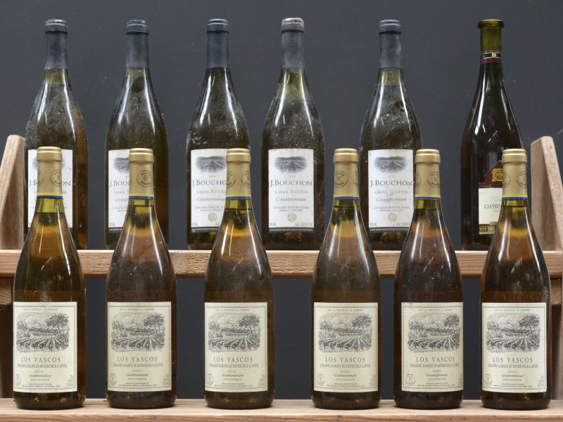 Lot witte wijn        aantal: 12 bt    Los Vascos Chardonnay Colchagua  Dom. Baron de Rothschild (Lafite) M.O.  2000  aantal: 6 bt    Chardonnay Gran Reserva Maule Valley  Julio Bouchon M.O.  1999  aantal: 5 bt    Chardonnay alley Central  Julio Bouchon M.D.  2003  aantal: 1 bt