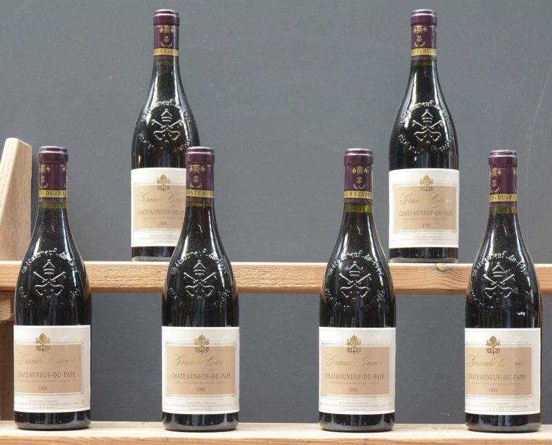 Châteauneuf-du-Pape Grande Cuvée A.C.  Caves Saint-Pierre, Ch’neuf M.O. O.D. 1990  aantal: 6 bt