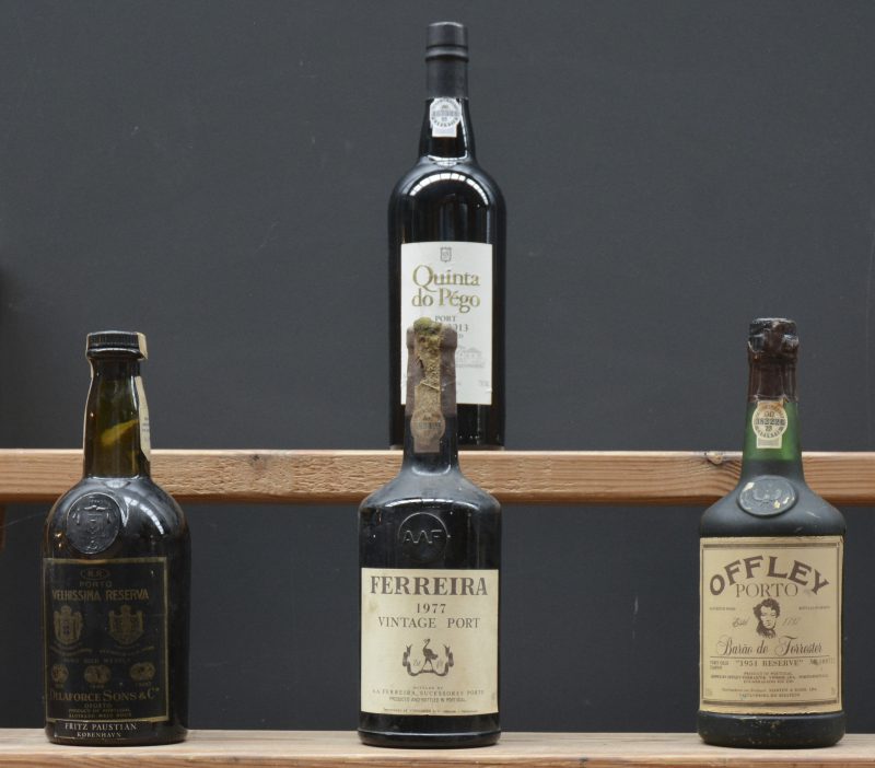 Lot Port        aantal: 4 bt    Quinta do Pégo LBV Port Bottled in 2017  Rozés, Lamego M.O.  2013  aantal: 1 bt    Porto Barão de Forrester “1951 Reserve”   Offley Forrester Lda, Porto M.O.    aantal: 1 bt    Porto Velhissima Reserva   Delaforce Sons & Co, Oporto M.O.    aantal: 1 bt    Vintage Port   Ferreira, Porto M.O.  1977  aantal: 1 bt