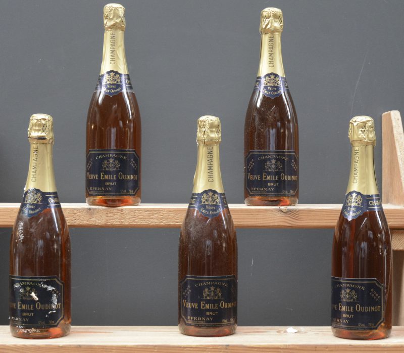 Champagne Rosé Brut   Veuve Emile Oudinot, Epernay M.O. D. 1983  aantal: 5 bt