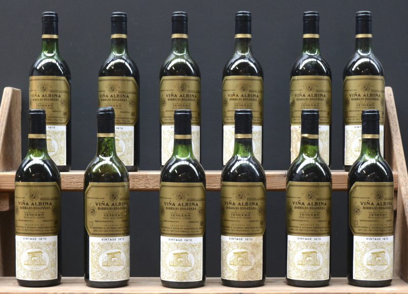 Viña Albina D.O. Rioja Gran Reserva  Bodegas Riojanas, Cenicero M.O. O.D. 1978  aantal: 12 bt Enkele mid shoulders