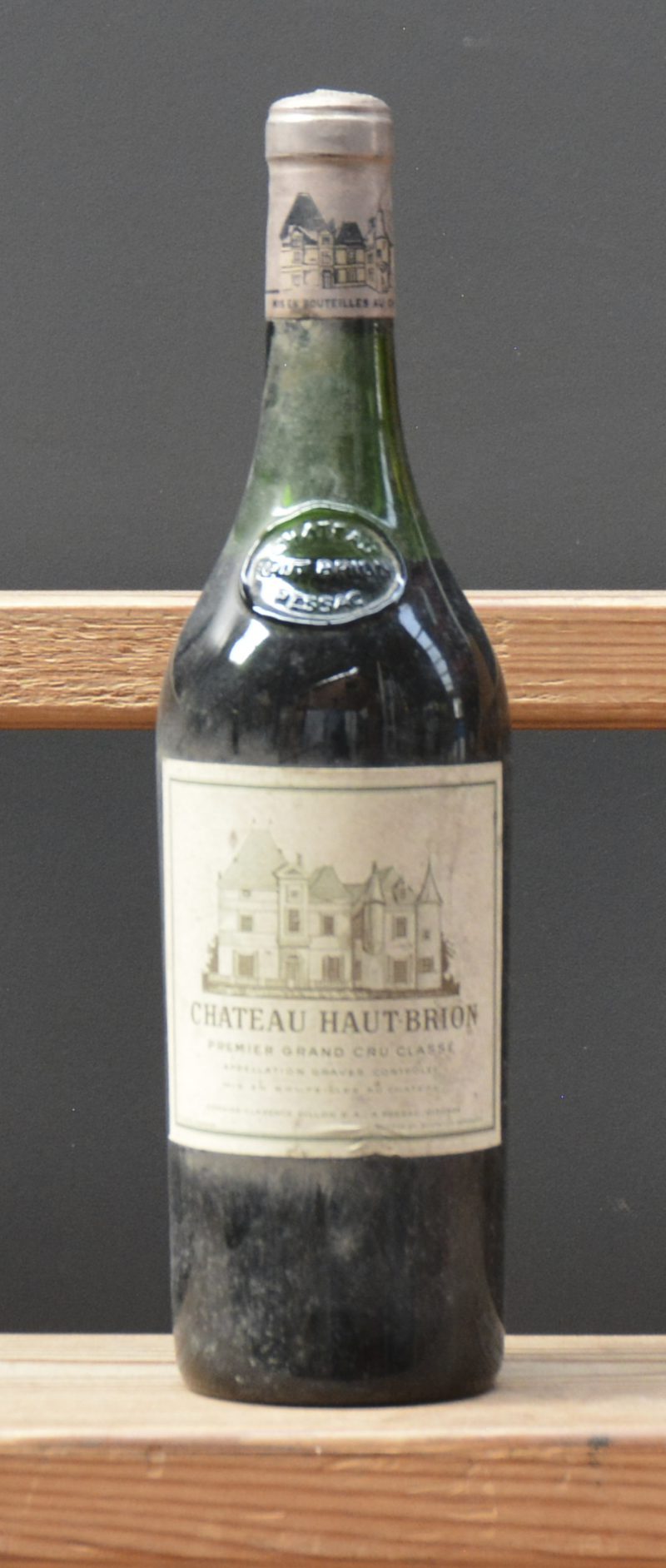 Ch. Haut-Brion A.C. Pessac-Léognan 1e grand cru classé  M.C.  1973  aantal: 1 bt
