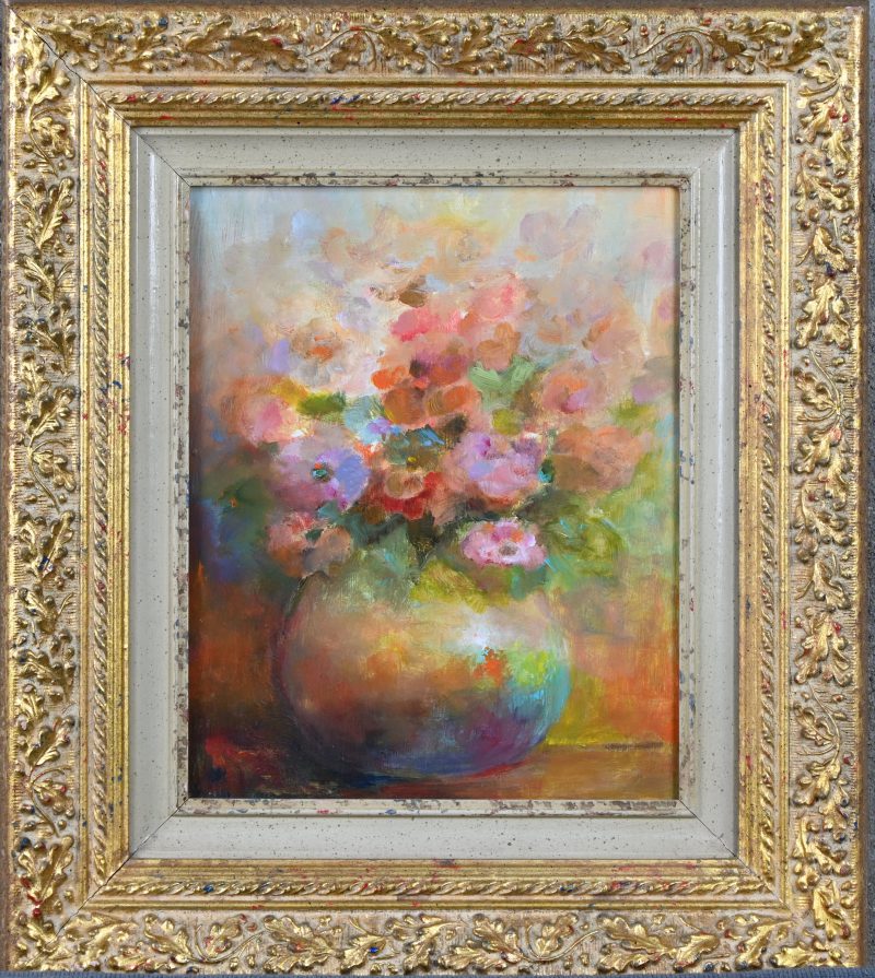 ‘Bloemenvaas’. Zeer kleurrijk werk. Olie op doek, niet getekend.