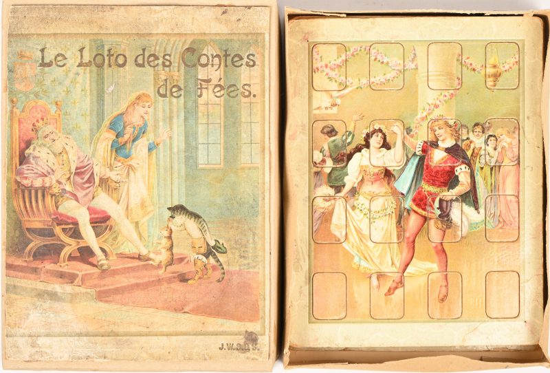 Oud bingospel. ‘Le loto des contes de fées’. Omvat zes kaarten met als thema; De gelaarsde kat, Assepoester en Roodkapje. De doos is niet origineel.