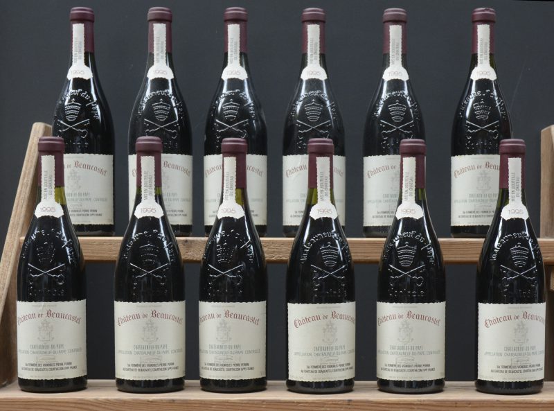 Ch. de Beaucastel A.C. Châteauneuf-du-Pape  Vignobles Pierre Perrin, Courthezon M.C. O.K. 1995  aantal: 12 bt