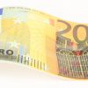 ‘Folded 200 euro’, object van kunststof. Getekend; Byberend. Met certificaat.